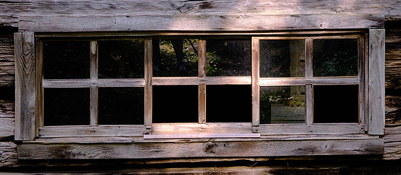 Noah “Bud” Ogle was  a granrdson of these Ogles, and he built his farmhouse sometime in the 1880s.