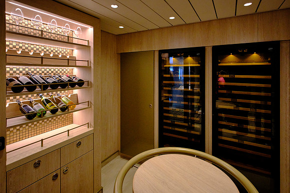 The Resolution galley tour