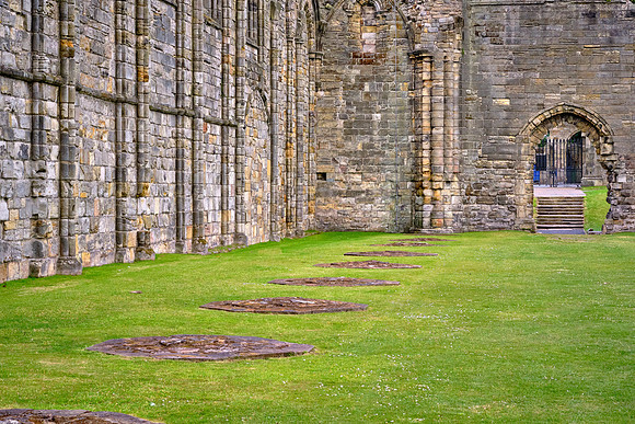 A fire partly destroyed the building in 1378; restorations were completed in 1440.