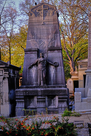 Established as a cemetery by Napoleon in 1804, plans were laid out by Alexandre-Théodore Brongniart; the property was later extended.