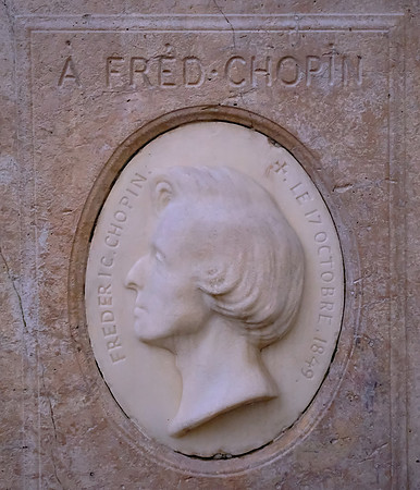 Frédéric François Chopin (1810 March 1 to 1849 October 17, aged 39) was a Polish composer and virtuoso pianist who wrote primarily for solo piano.
