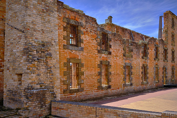 This building was built in 1843 as a flour mill and granary. In 1857 it was converted to a penitentiary.