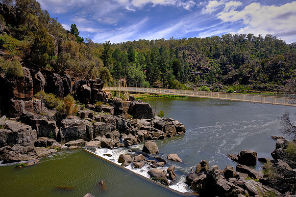 The main suspension bridge over the cataract is the Alexandra Suspension Bridge, and it was originally built in 1904.