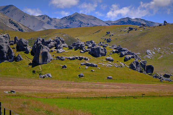 Castle Hill is a striking limestone rock‑field basin in the Canterbury high country just east of Arthur’s Pass.