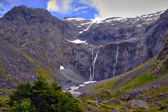 20,000 years ago Fiordland developed an extensive ice cap that rounded mountain summits and scoured valleys.
