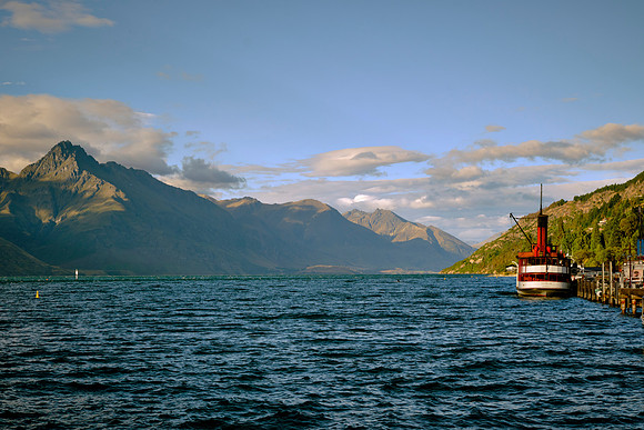 We returned from Milford Sound to Queenstown on the shores of Lake Wakatipu.