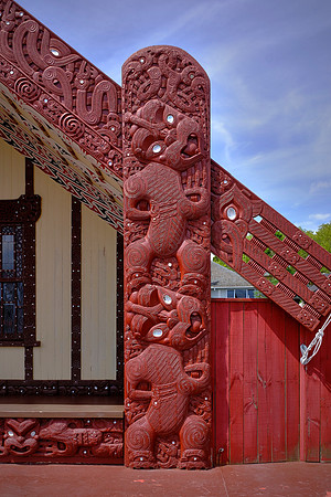 We visited Ohinemutu, a living Mäori village on the shores of Lake Rotorua.