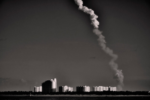 Artemis II flys over New Smyrna Beach and leaves an impressive exhaust plume.