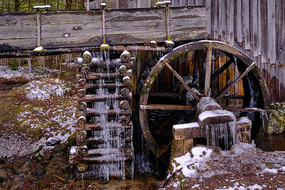 The mill was also used to mill lumber.  A nearby farmhouse was built using lumber cut on this Cable mill.