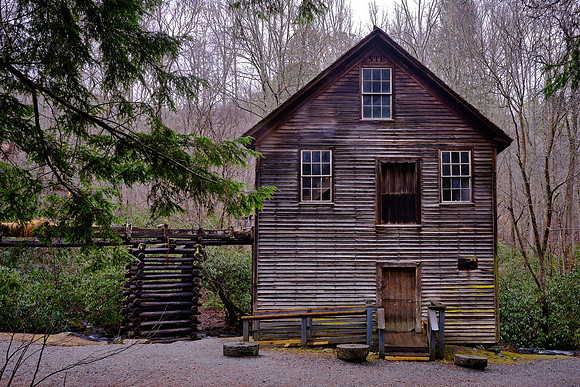 Dr. John Mingus contracted with Sion Thomas Early to build the mill in three months for $600.