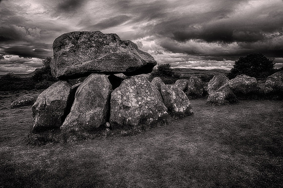 2014 April, Bronze Age Burial Mound, Ireland