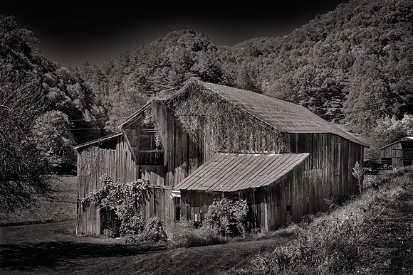 2022 October, Barns of Madison County, North Carolina