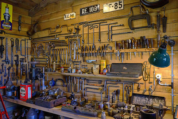 A 1930s auto repair shop was moved from Reykjavík.