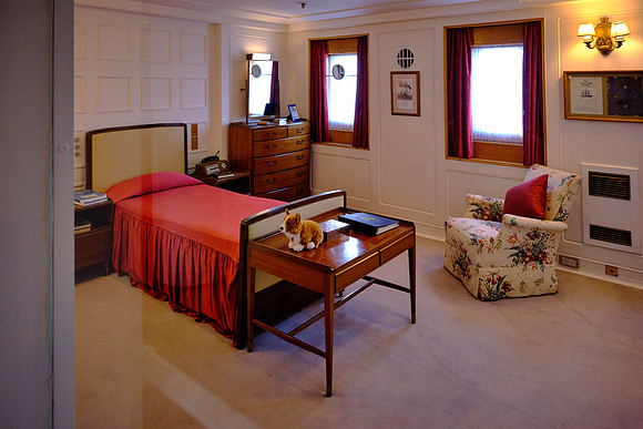 The Prince's ajoining bedroom.
