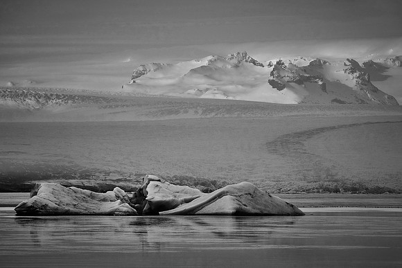 Glacial Lagoon, Jokulsarlon, Vatnajokull National Park, southeast Iceland