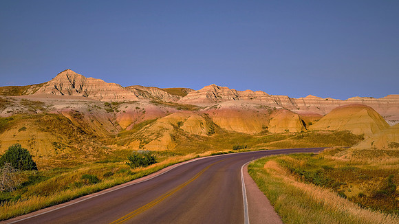 Late afternoon near Yellow Mounds Overlook, Badlands National Park, SD