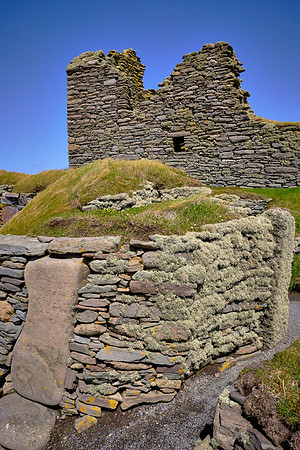 The site contains remains dating from 2500 BC up to the 17th century AD.