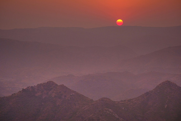 Sunset over Udaipur, Rajasthan, India.