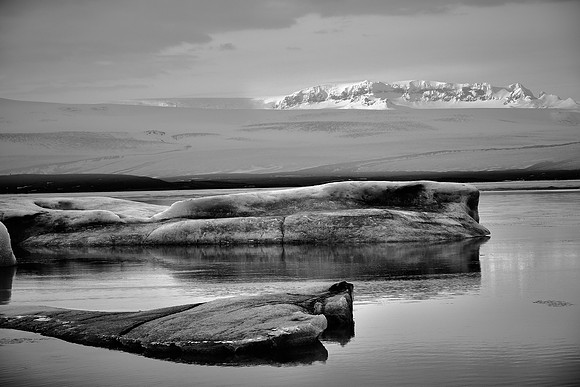 Glacial Lagoon, Jokulsarlon, Vatnajokull National Park, southeast Iceland