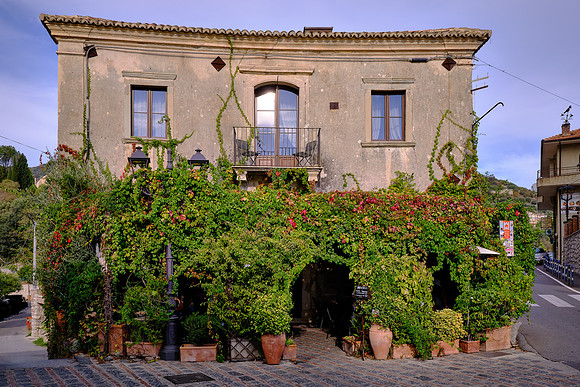 Bar Vitelli in Savoca was where Corleone asked Apollonia's father to meet his daughter.