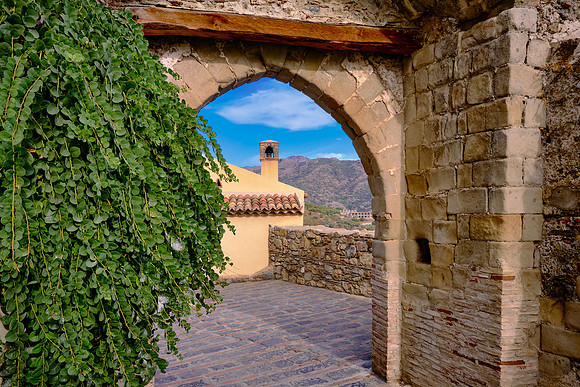 Hilltop fortress town of Forza d’ Agro.
