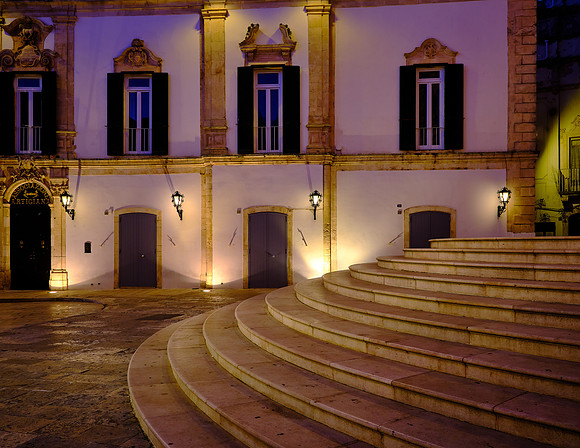The steps of the Basilica by night.