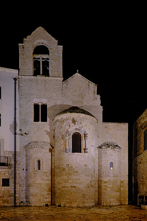 The Ognissanti church was built in the 12th century by the Knights Templar.