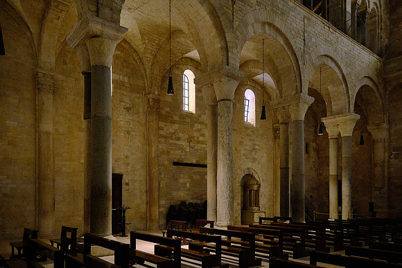 The cathedral is of Romanesque architecture on the Adriatic.