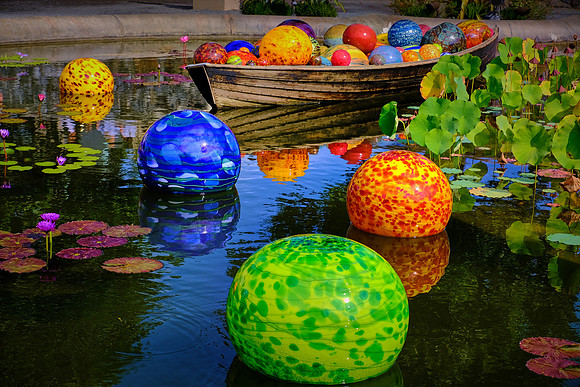 Dale Chihuly at the Biltmore Estate in the day, Asheville, NC