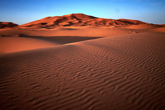 Sunrise over the Erg Chebbi dunes, Merzouga, Sahara Desert, High Atlas Mountains, Morocco