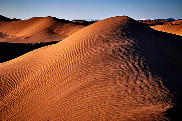 Sunset over the Erg Chebbi dunes, Merzouga, Sahara Desert, High Atlas Mountains, Morocco