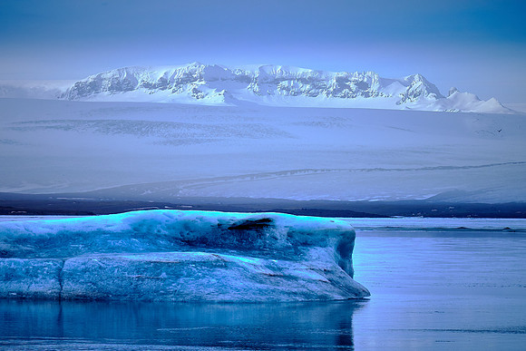 Diamond Beach, Glacial Lagoon, Jokulsarlon, Vatnajokull National Park, southeast Iceland