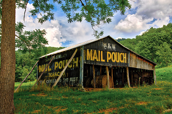 Chew Mail Pouch barn on the road to Elkins, WV