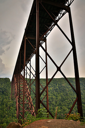 New River Gorge Bridge, WV: completed in 1977, longest steel span in western hemisphere, 876 ft high