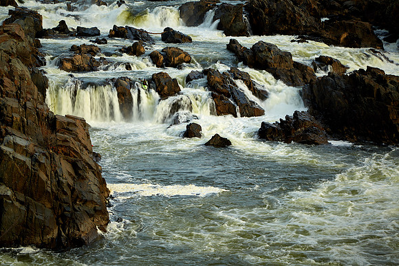 NOTE KAYAKER in center-left. Great Falls Park, Potomac River, VA