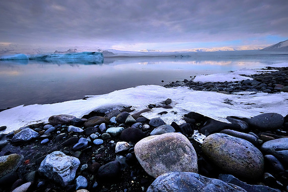Glacial Lagoon, Jokulsarlon, Vatnajokull National Park, southeast Iceland