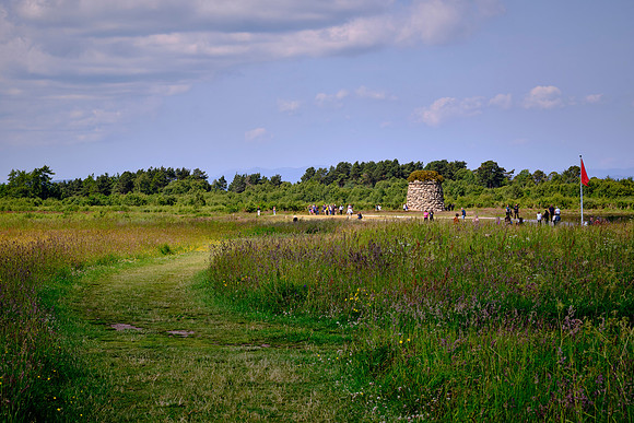 A Jacobite army under Bonnie Prince Charlie (Edward Stuart) was defeated here ending the Jacobite rising of 1745.