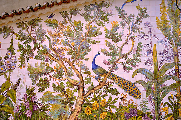 Continued interest in azulejos led to the “Golden Age of Azulejos” in the 17th and 18th centuries.