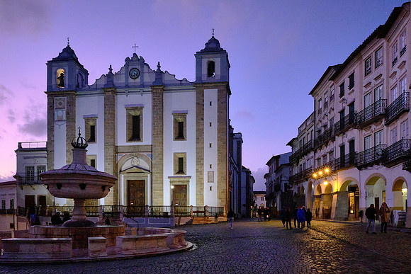 Évora is a city and a municipality in Portugal that dates back to the Roman period.