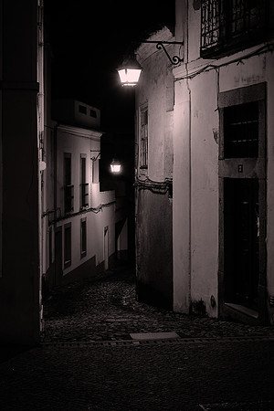 In Roman days, Évora became a flourishing city.