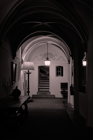 Évora came under the rule of the Visigothic King Leovigild in 584.