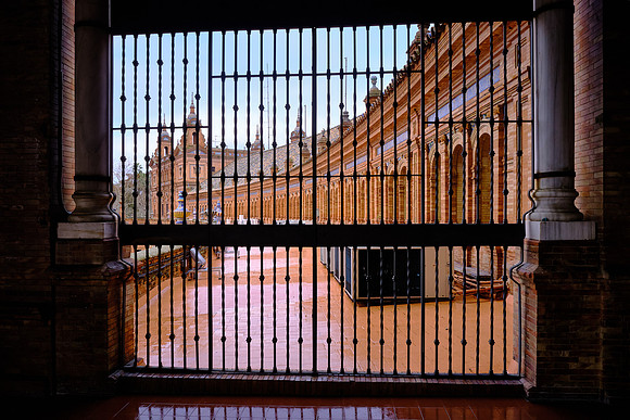 The Plaza has been used as a filming location, including scenes for Lawrence of Arabia.