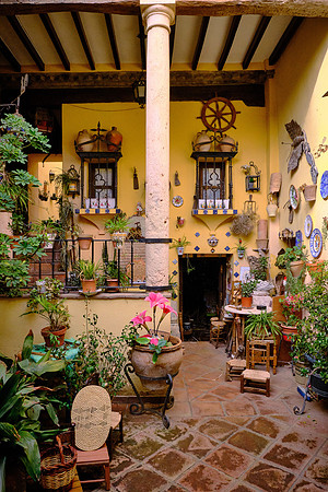 Artists still live and work in Ronda’s old-town quarter.