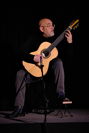 We attended a Spanish classical guitar recital by professional guitarist, Pacoseco.