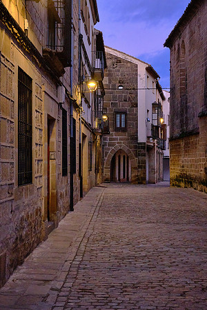 Archaeological evidence indicates the earliest settlements in Úbeda going back to the Copper Age (5000 to 3000 BC).
