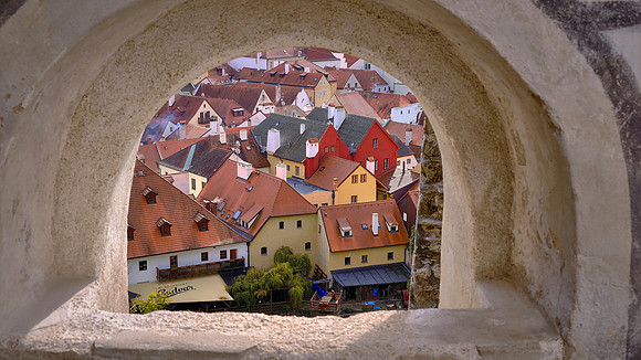 Since the Velvet Revolution of 1989 much of the town's buildings and shops have been restored.