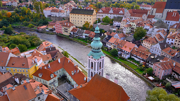 The town preserves the street layout from the Middle Ages.