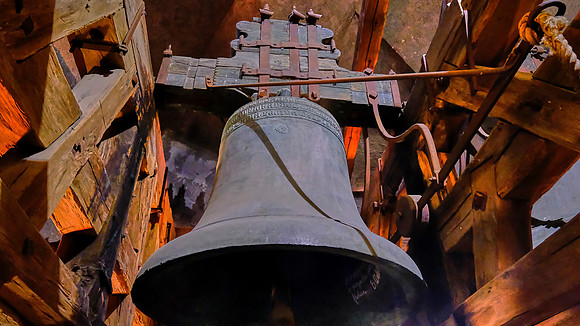 There are four bells hung in the castle tower, the heaviest of which is 4,000 lbs. and dates from 1406.