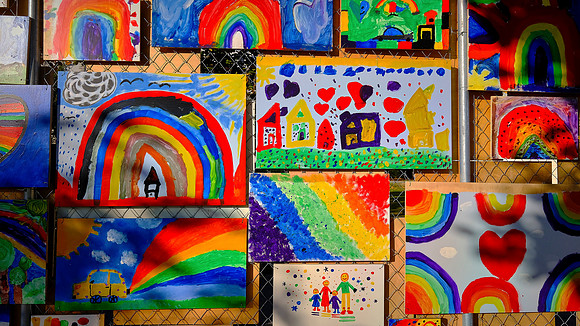 Elementary school assignment: draw a rainbow. Belvedere Palace, Vienna