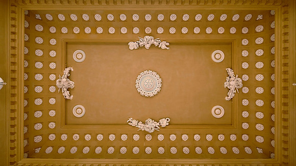 Following the downfall of the Habsburg monarchy in 1918, the palace became the property of the Austrian Republic.